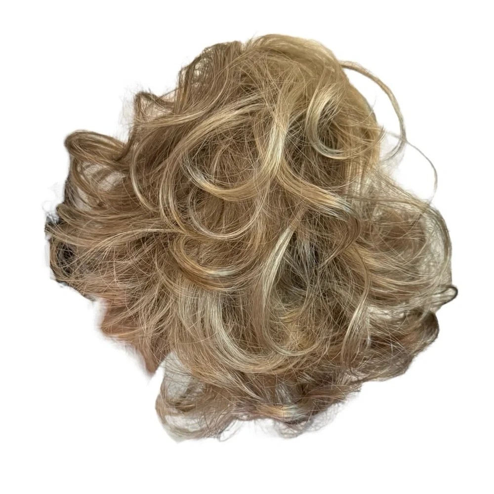 🌴 4/$40 Paula Young Hair Wavy‎ Clip On